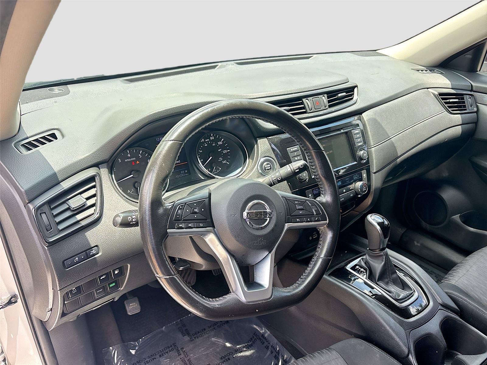 Used 2018 Nissan Rogue SV FWD image 9
