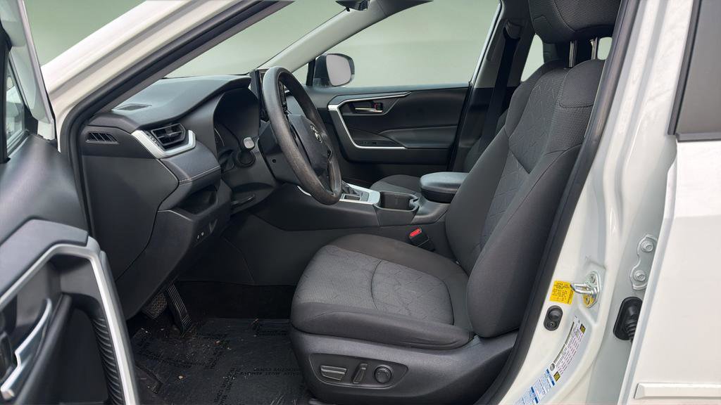 Used 2022 Toyota RAV4 XLE image 11