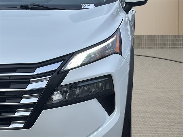 Used 2024 Nissan Rogue SV image 10