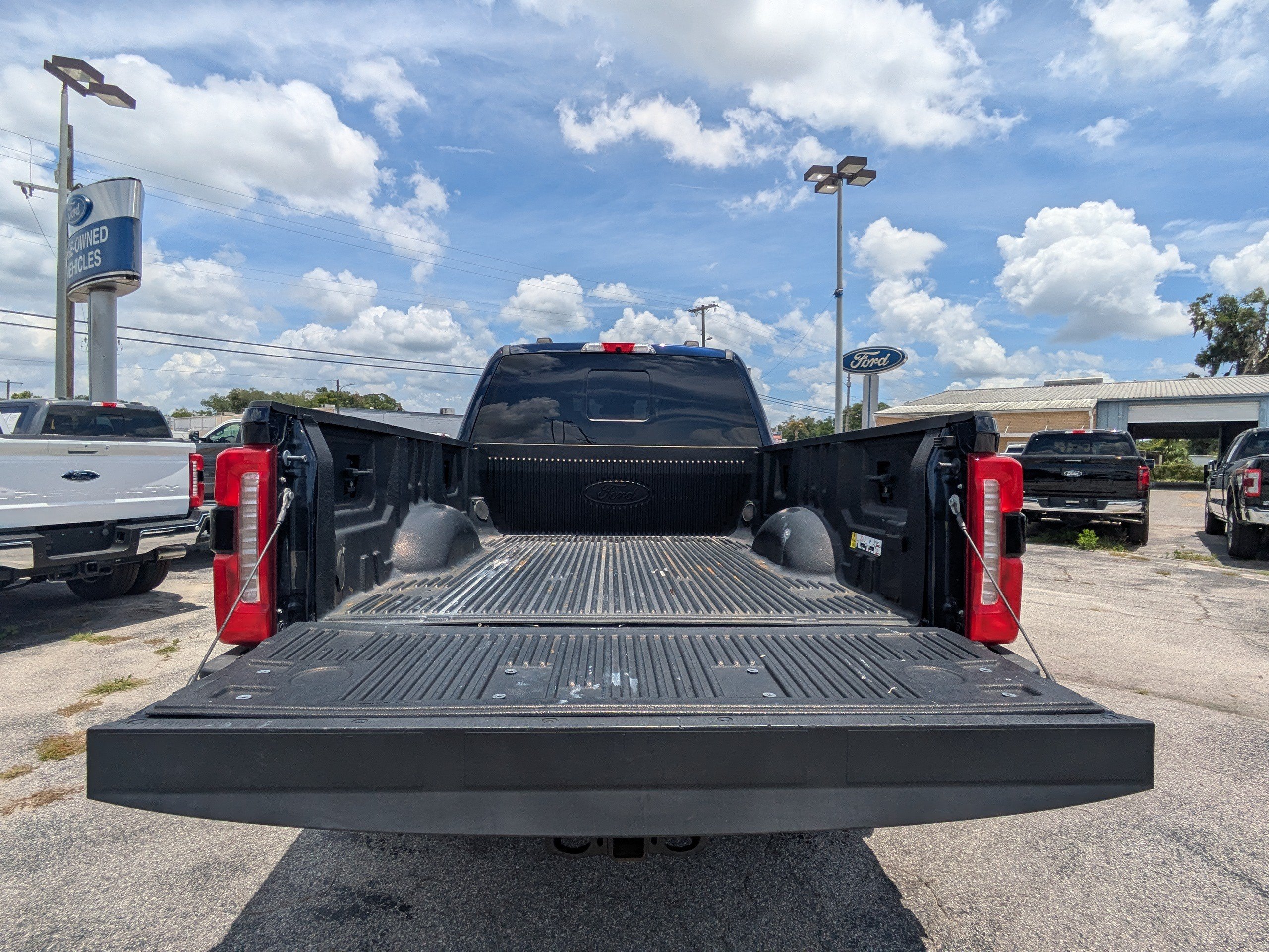 Used 2023 Ford F350 Lariat w/ Chrome Package AWD/4WD image 13