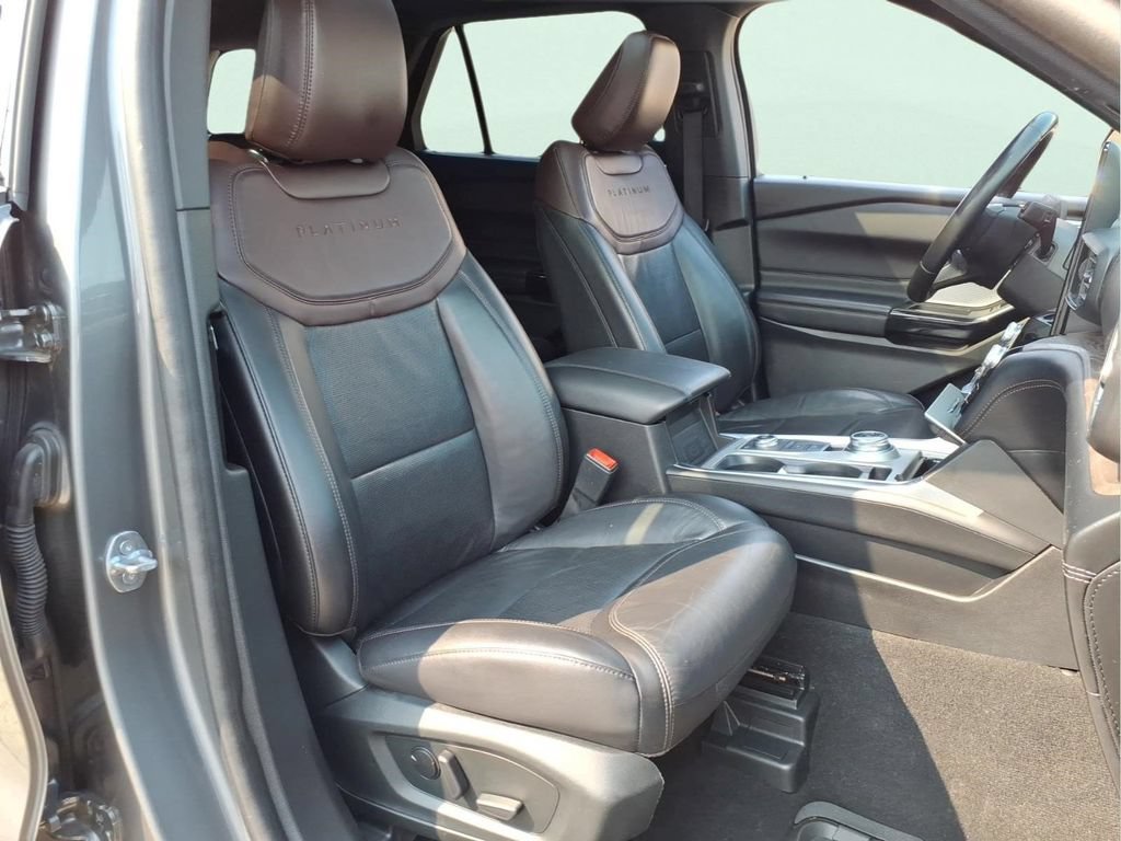 Used 2023 Ford Explorer Platinum w/ Technology Package AWD/4WD image 10