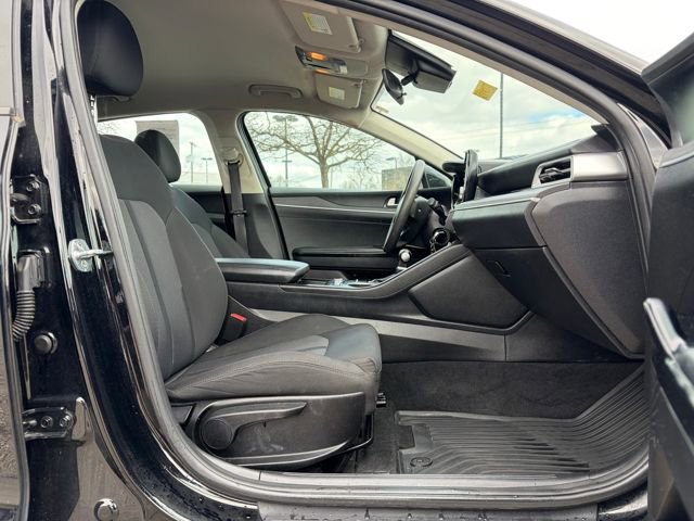 Used 2022 Kia K5 LX image 13