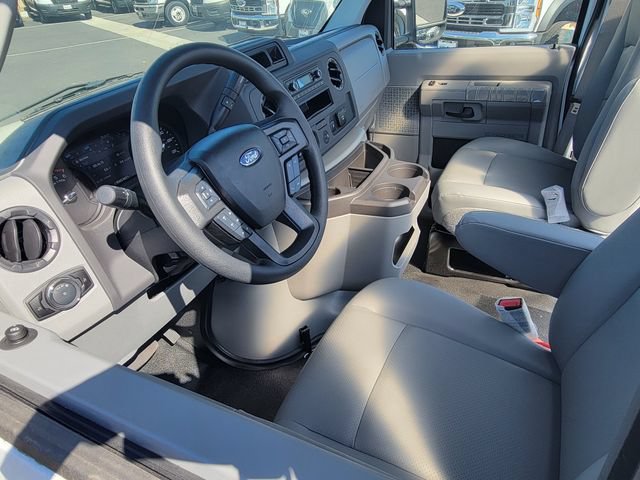 New 2026 Ford E-350 and Econoline 350 Super Duty RWD image 3