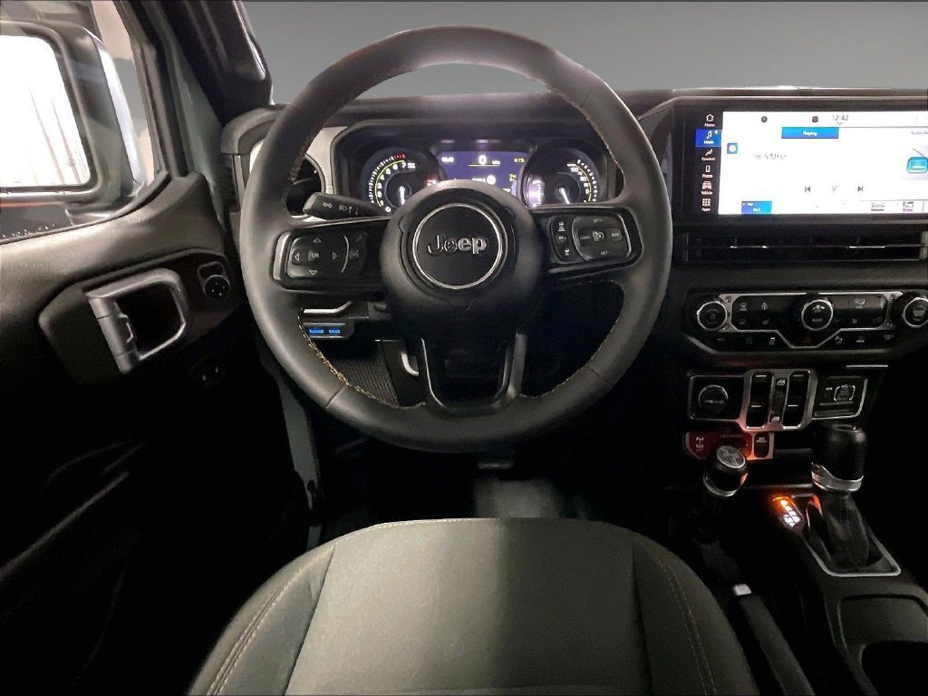 Used 2024 Jeep Wrangler Unlimited AWD/4WD image 17