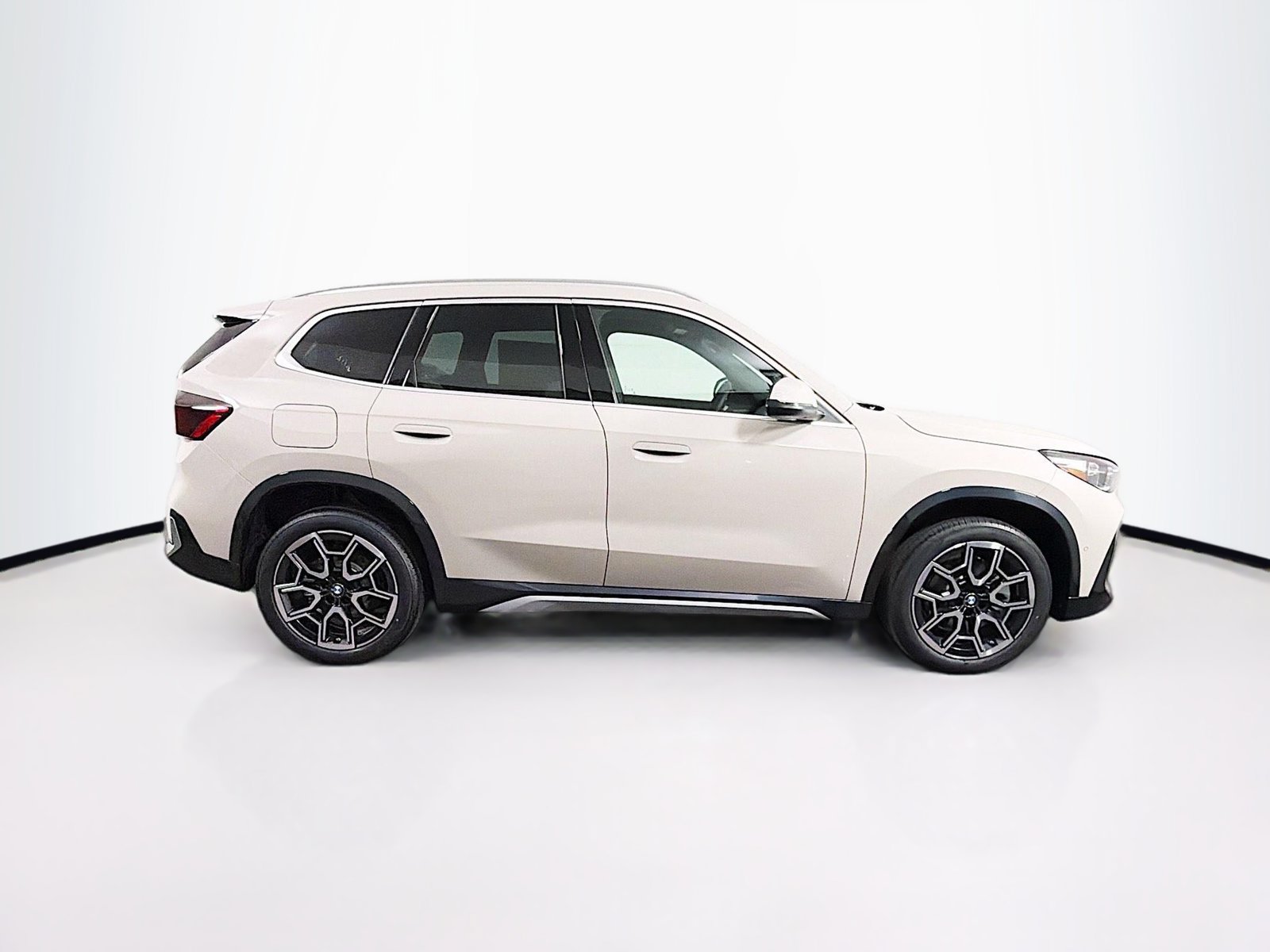 New 2026 BMW X1 xDrive28i w/ Convenience Package AWD/4WD image 8