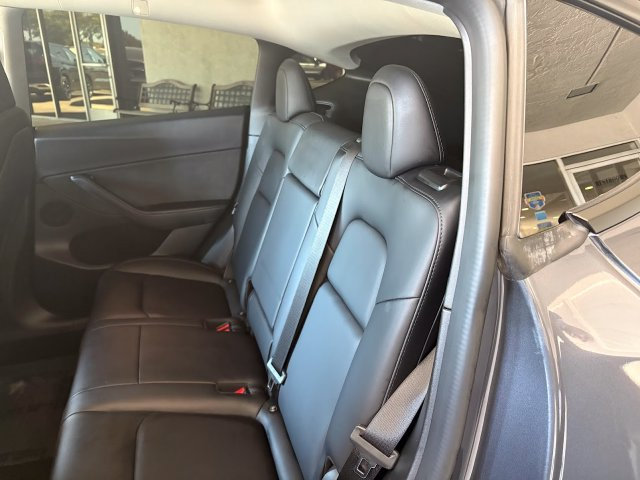 Used 2022 Tesla Model Y Performance AWD/4WD image 15