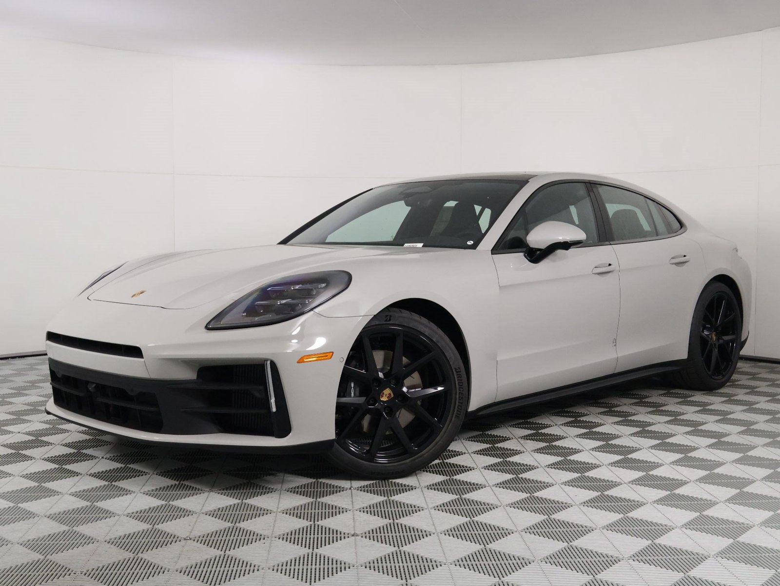 New 2026 Porsche Panamera RWD image 1