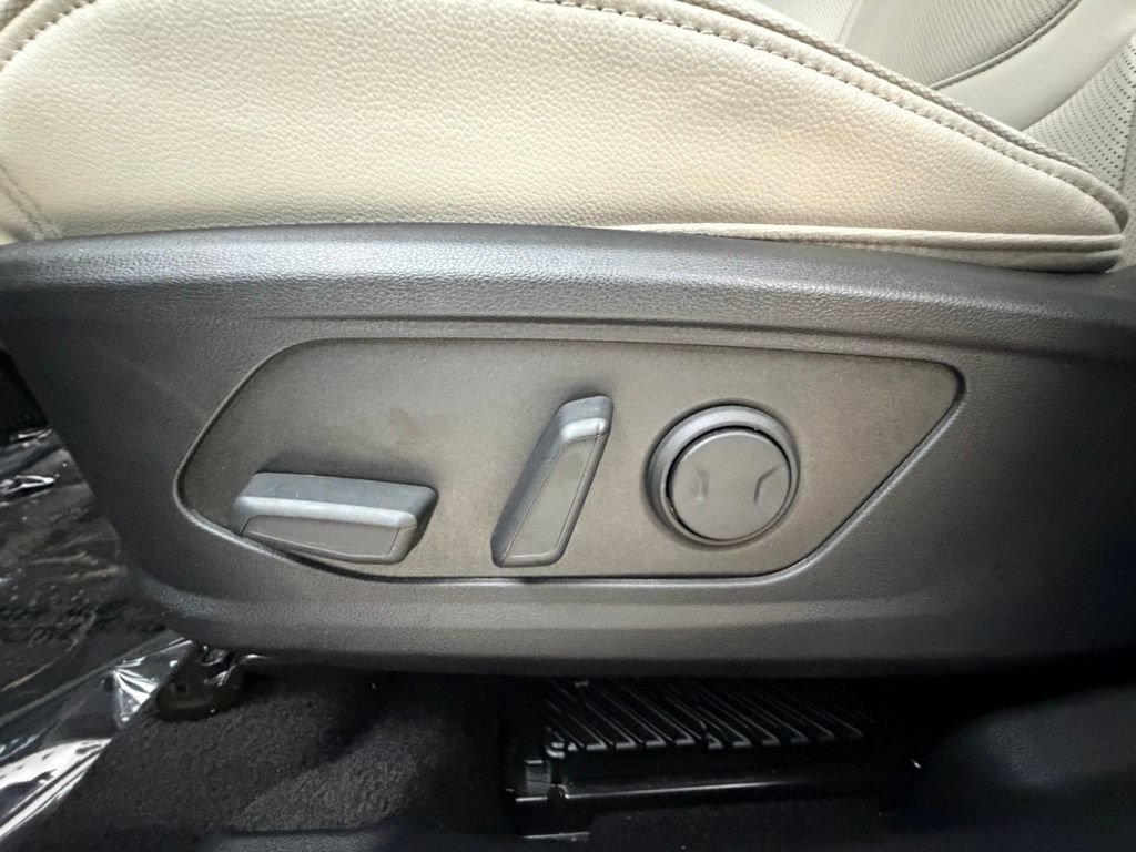 Used 2025 Hyundai Tucson Limited AWD/4WD image 26