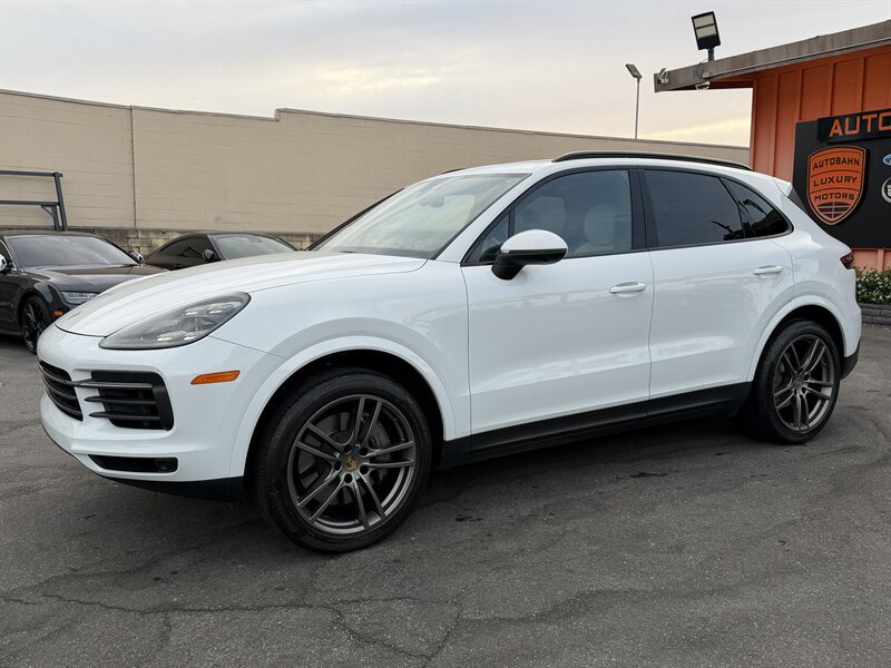 Used 2023 Porsche Cayenne S Platinum w/ Premium Package Plus AWD/4WD image 9