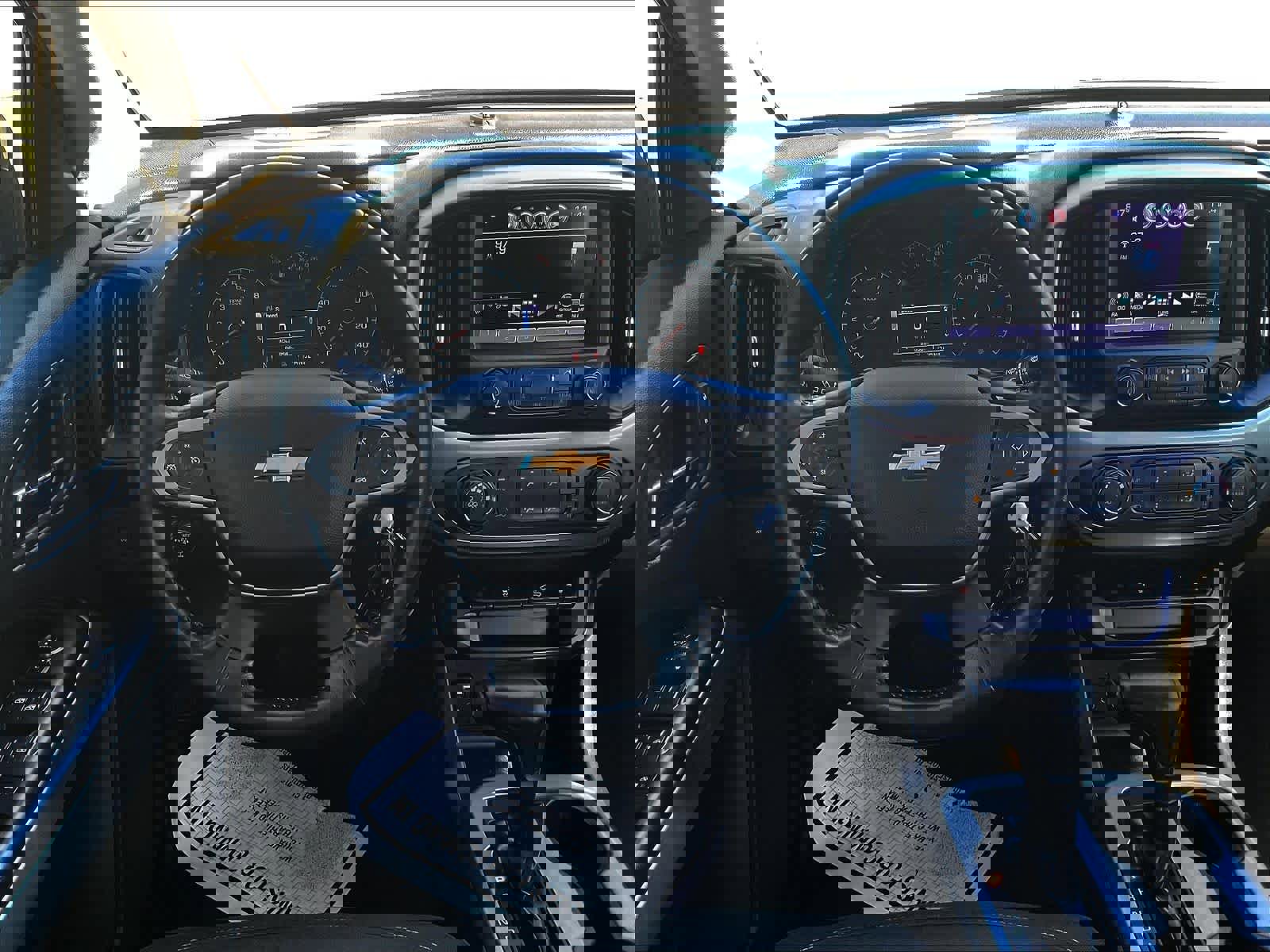 Used 2017 Chevrolet Colorado LT w/ LT Convenience Package image 8