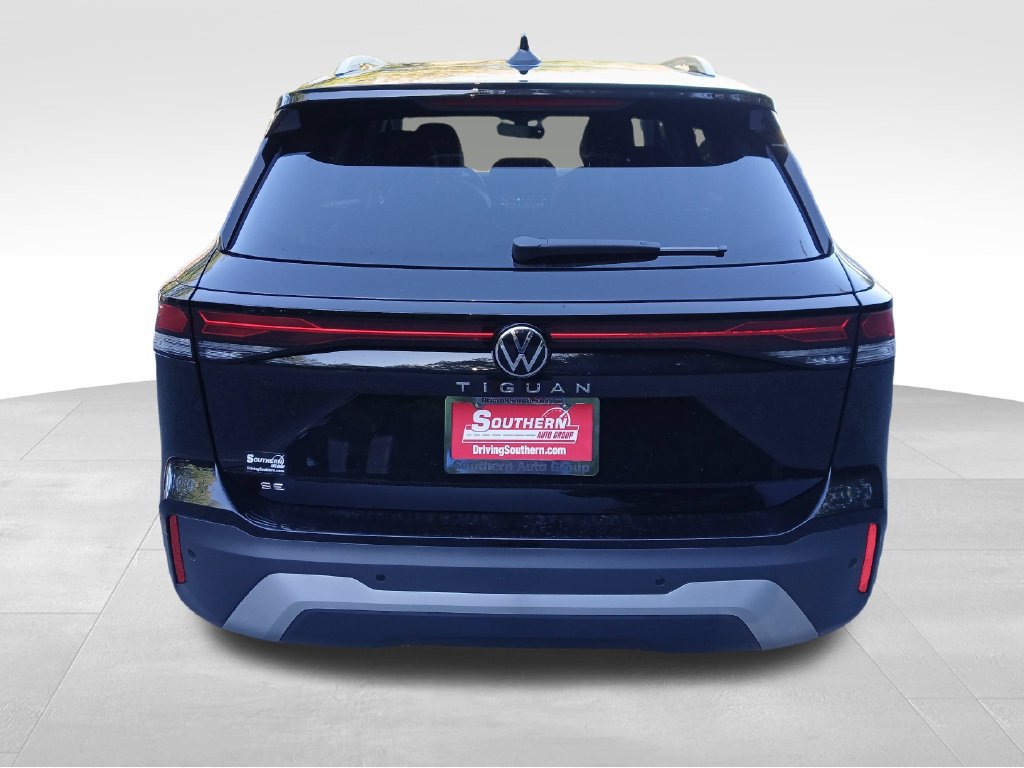New 2027 Volkswagen Tiguan SE FWD image 4