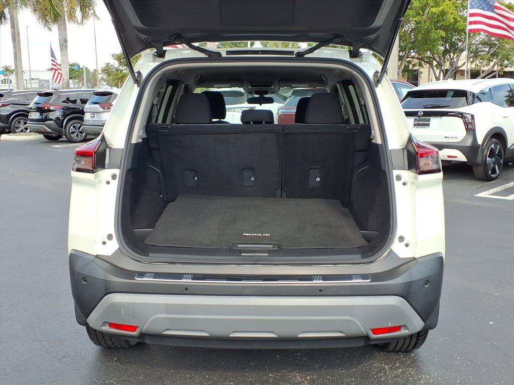 Certified 2021 Nissan Rogue SV image 33