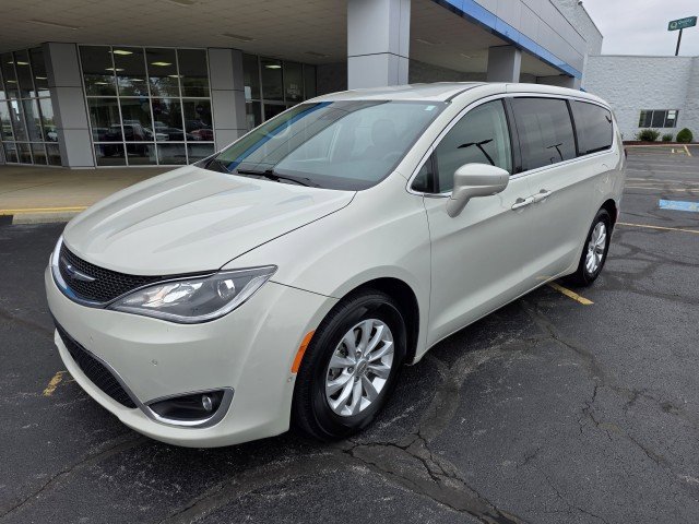 Used 2020 Chrysler Pacifica Touring w/ Advanced Safetytec Group FWD image 15