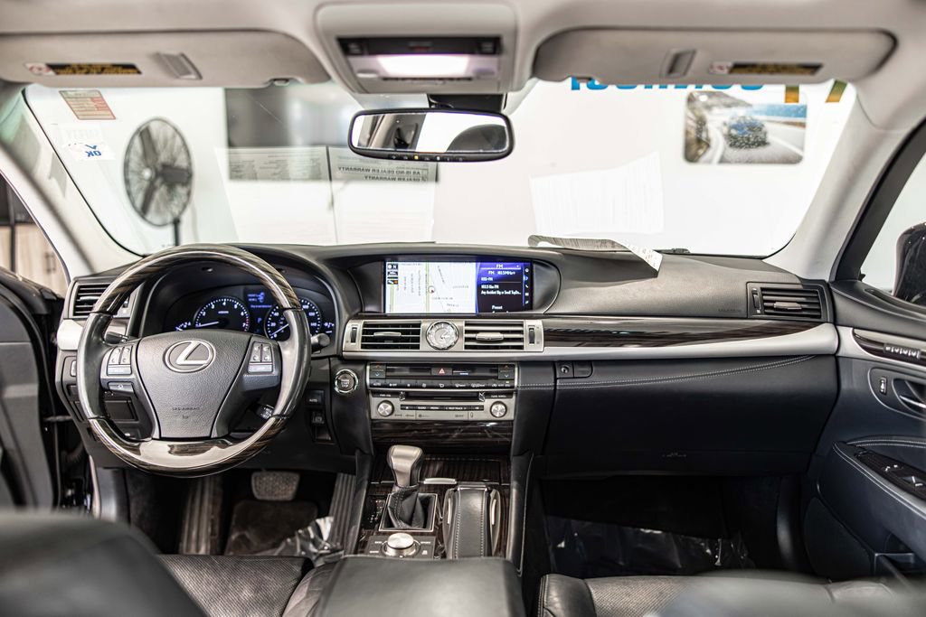 Used 2017 Lexus LS 460 w/ Comfort Package image 38