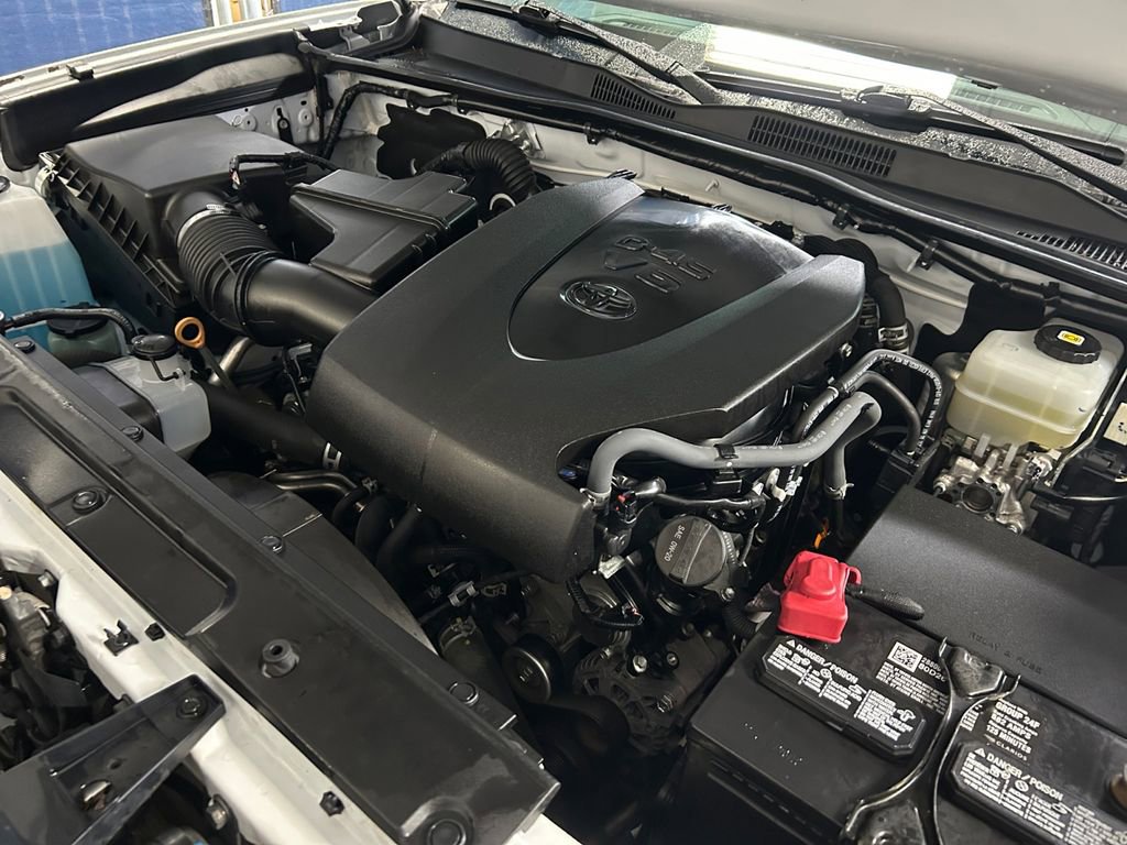 Used 2021 Toyota Tacoma TRD Off-Road w/ Technology Package image 30