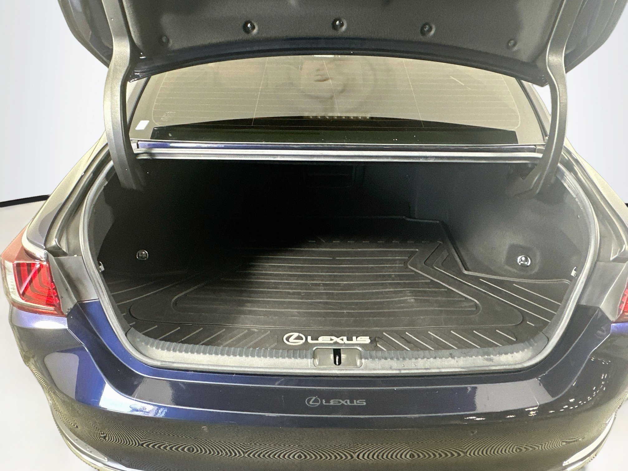 Used 2019 Lexus ES 300h w/ Premium Package FWD image 29