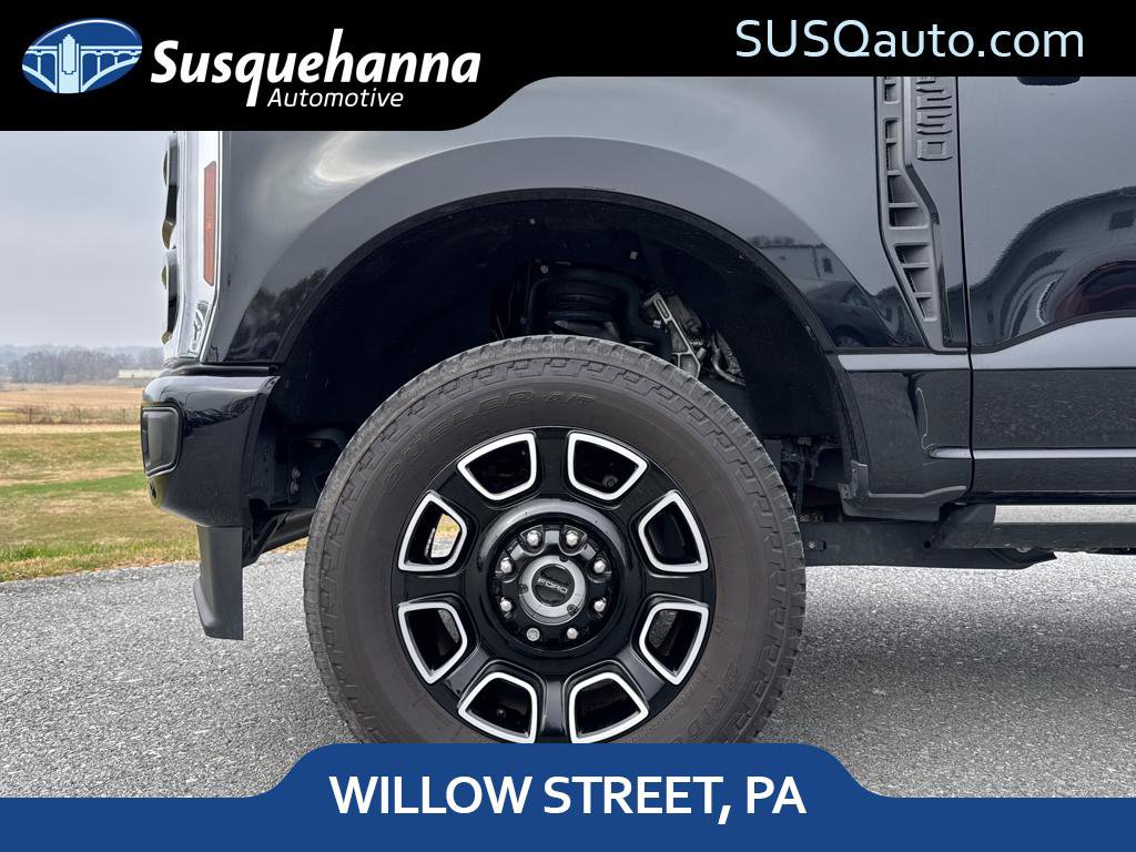 Used 2025 Ford F250 Platinum w/ FX4 Off-Road Package image 19