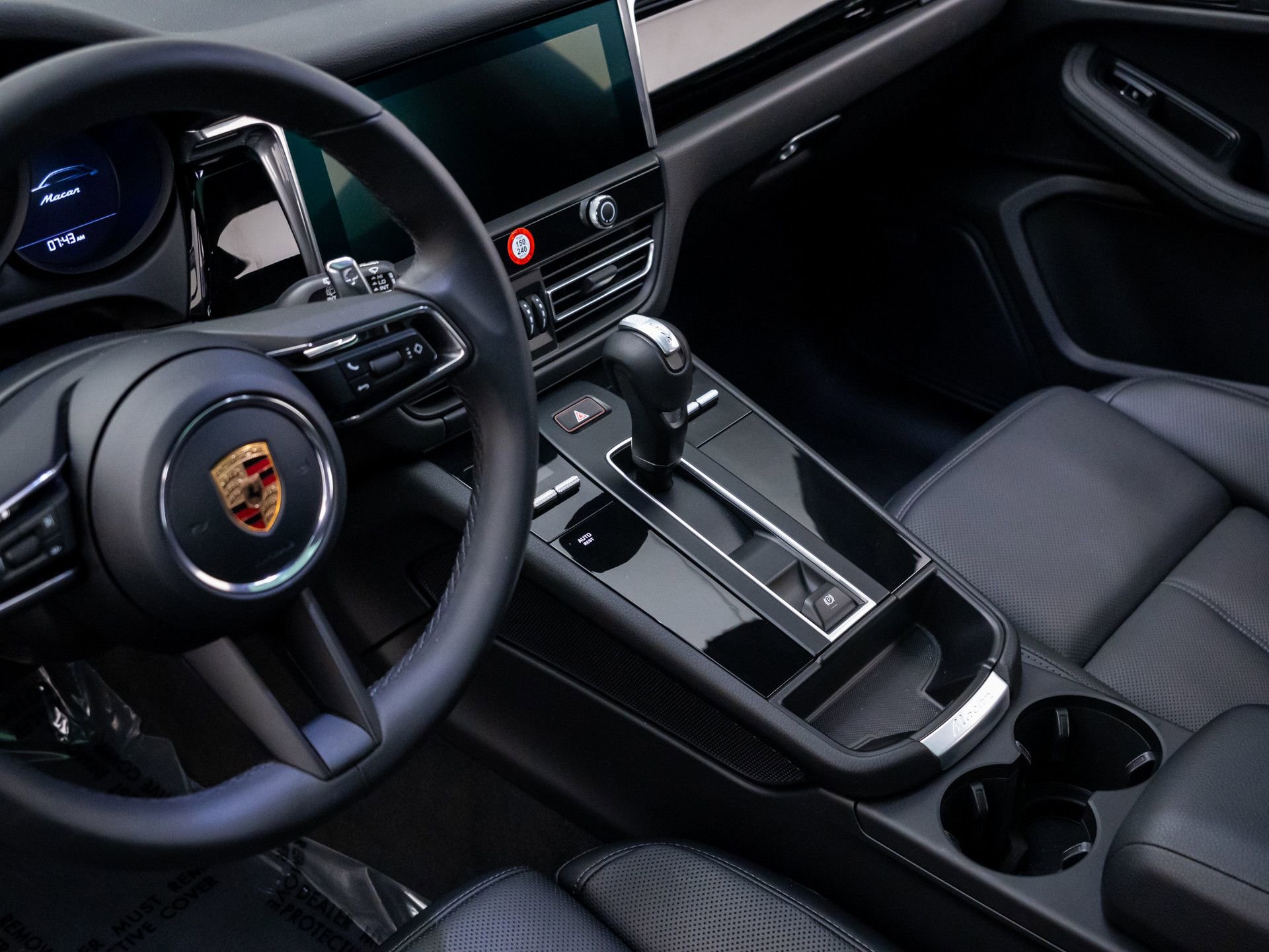 Certified 2026 Porsche Macan AWD/4WD image 13