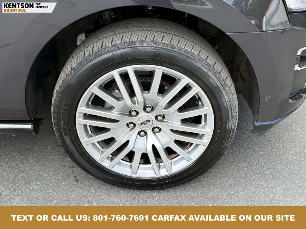 Used 2024 Ford Expedition Platinum image 16