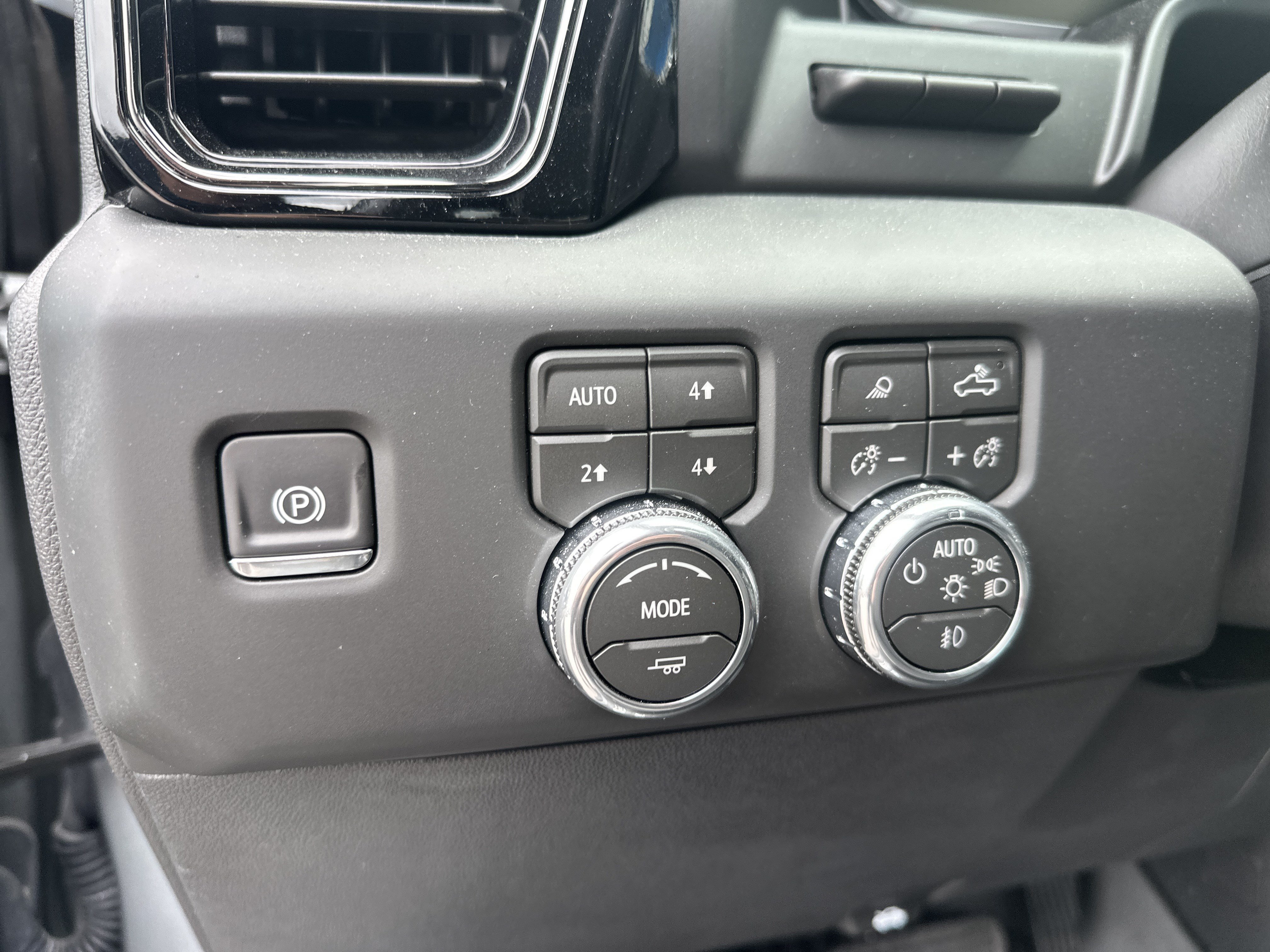 Used 2026 GMC Sierra 1500 AT4X w/ LPO, Black Badging Package AWD/4WD image 20
