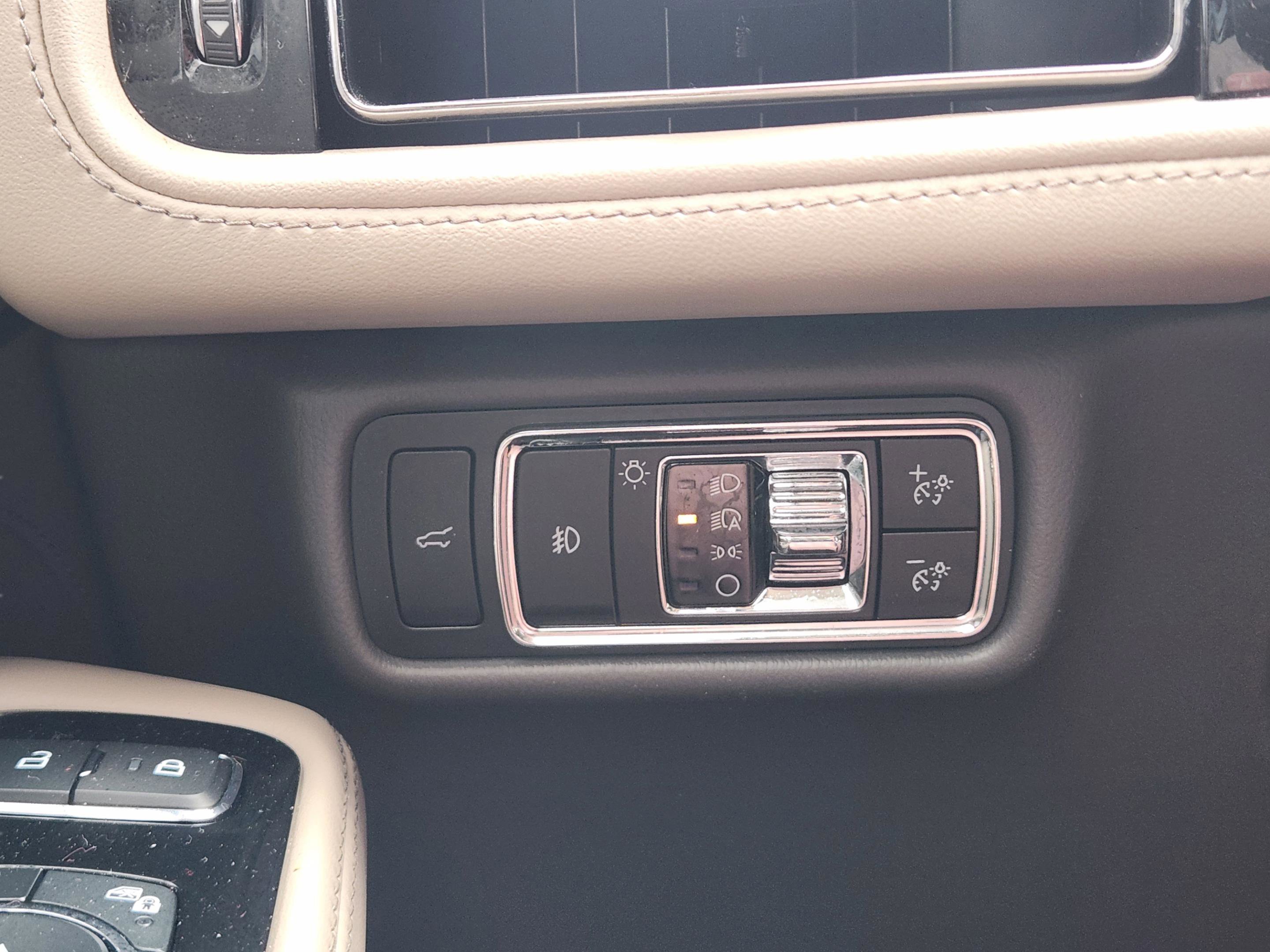 Used 2023 Lincoln Aviator Reserve w/ Equipment Group 201A image 19