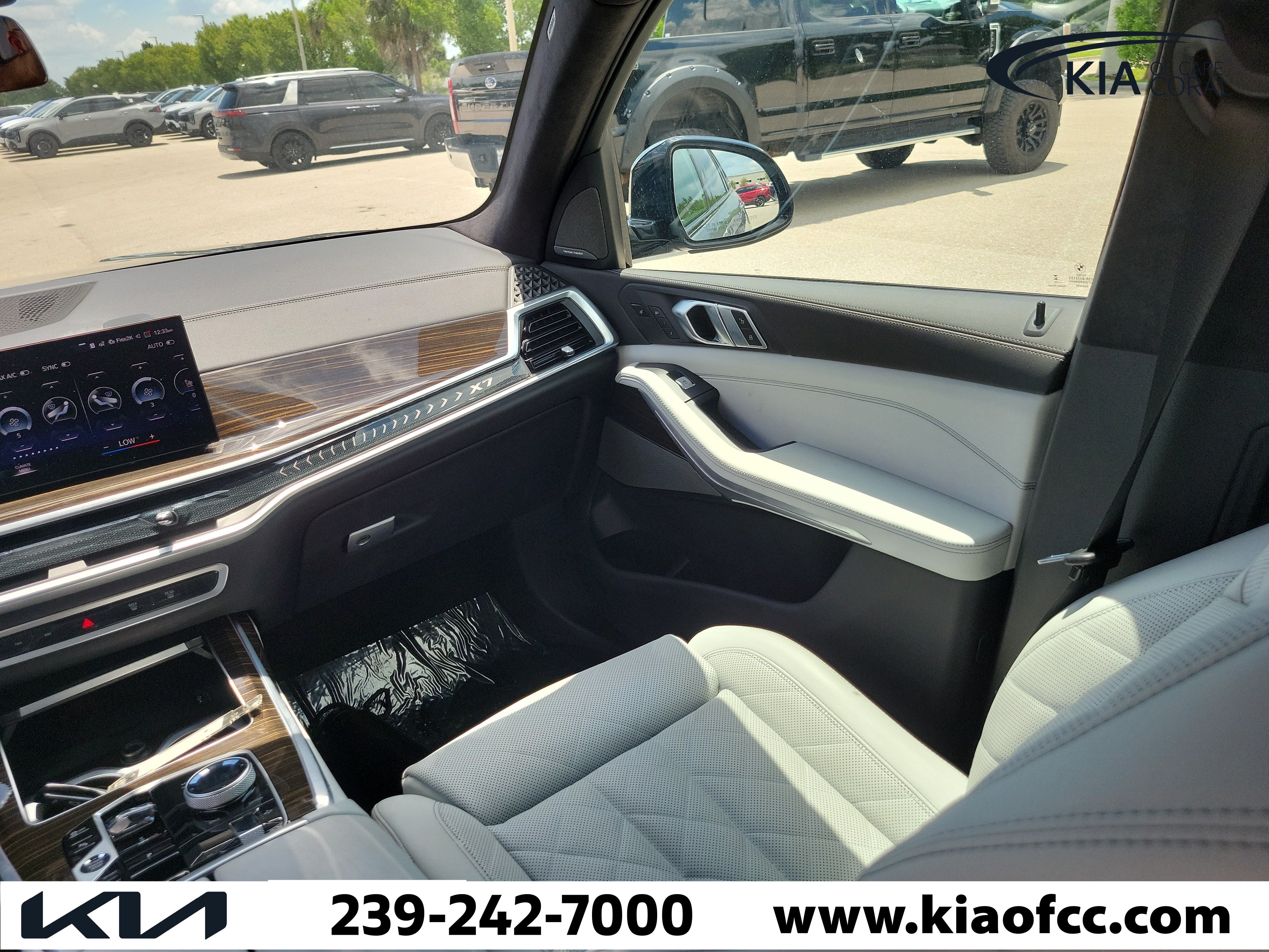 Used 2023 BMW X7 xDrive40i w/ Executive Package AWD/4WD image 21