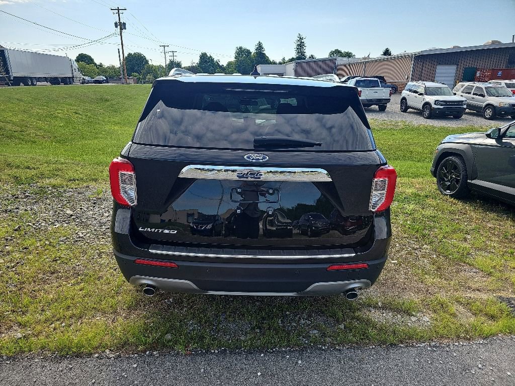 Used 2024 Ford Explorer Limited w/ Limited Technology Package RWD image 10