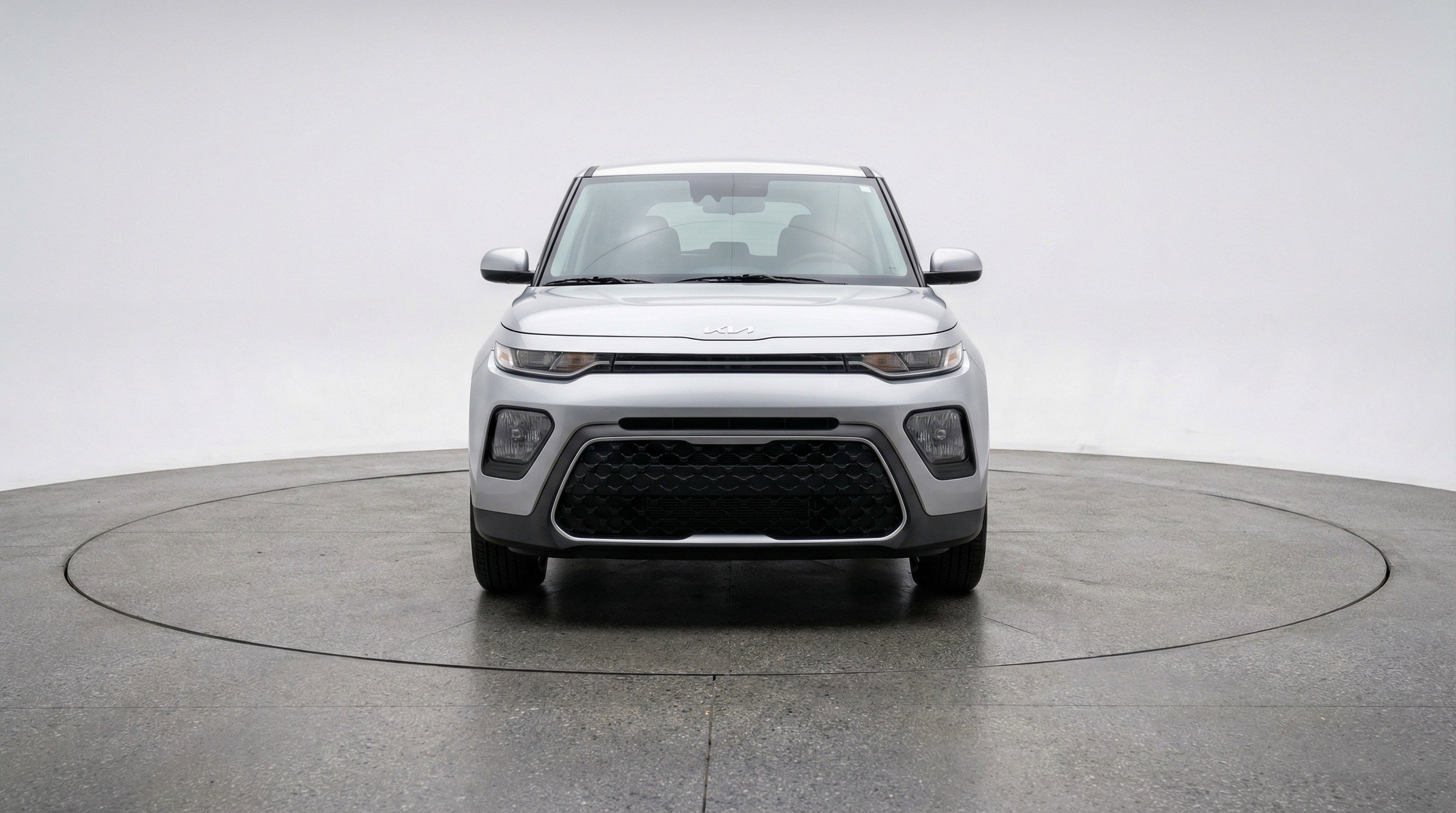 Used 2025 Kia Soul LX w/ LX Technology Package FWD image 2
