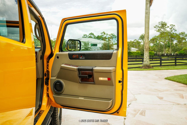 Used 2003 HUMMER H2 w/ Preferred Equipment Group image 40