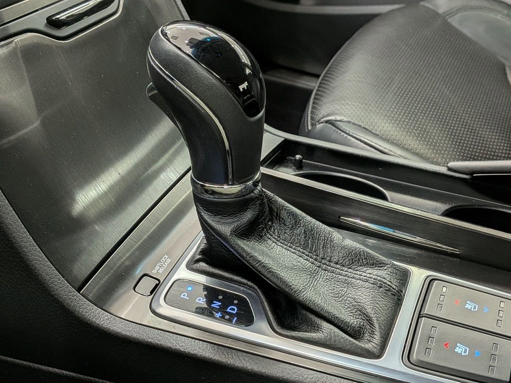 Used 2016 Hyundai Azera FWD image 25
