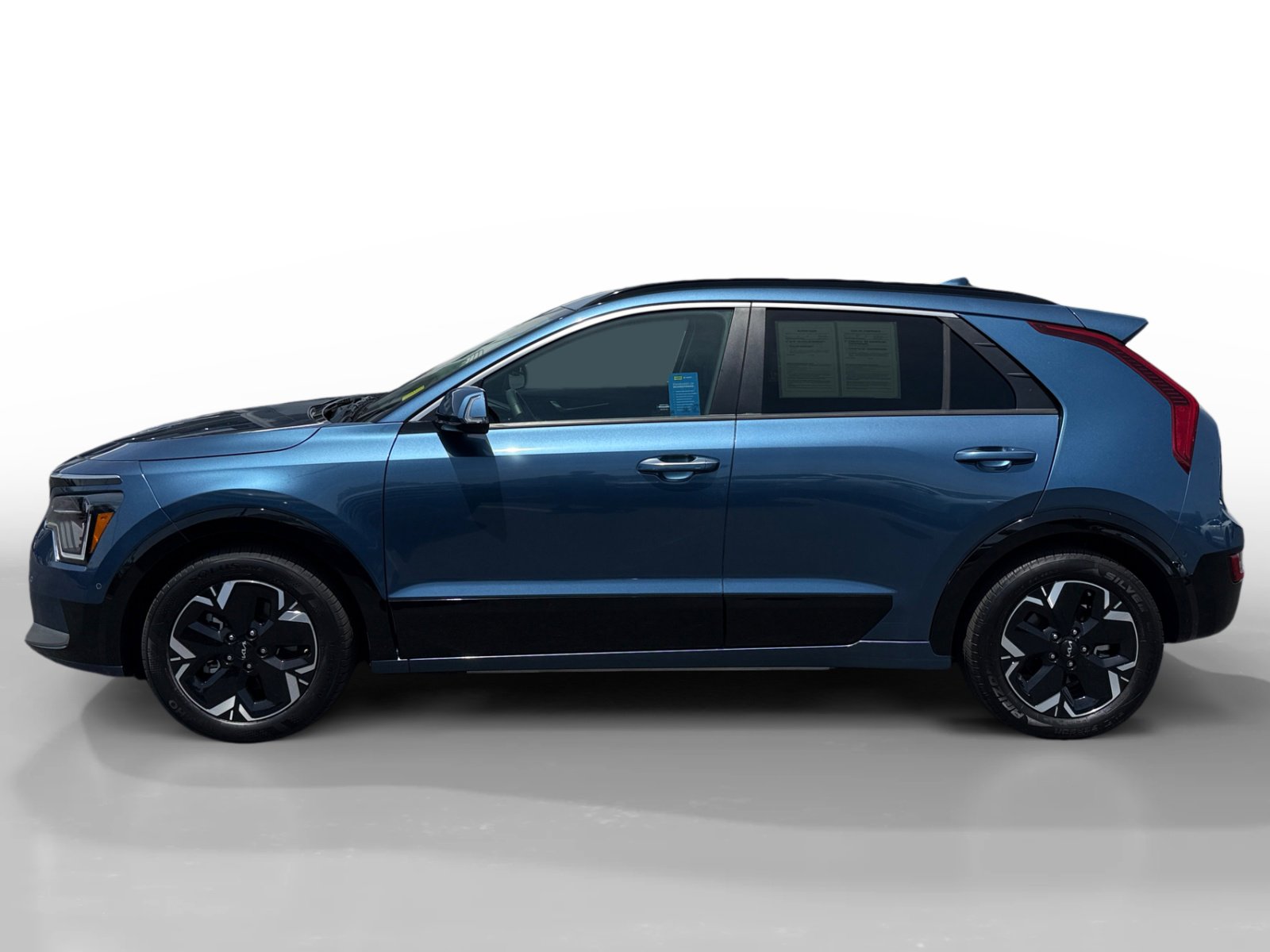 Used 2023 Kia Niro Wave FWD image 2