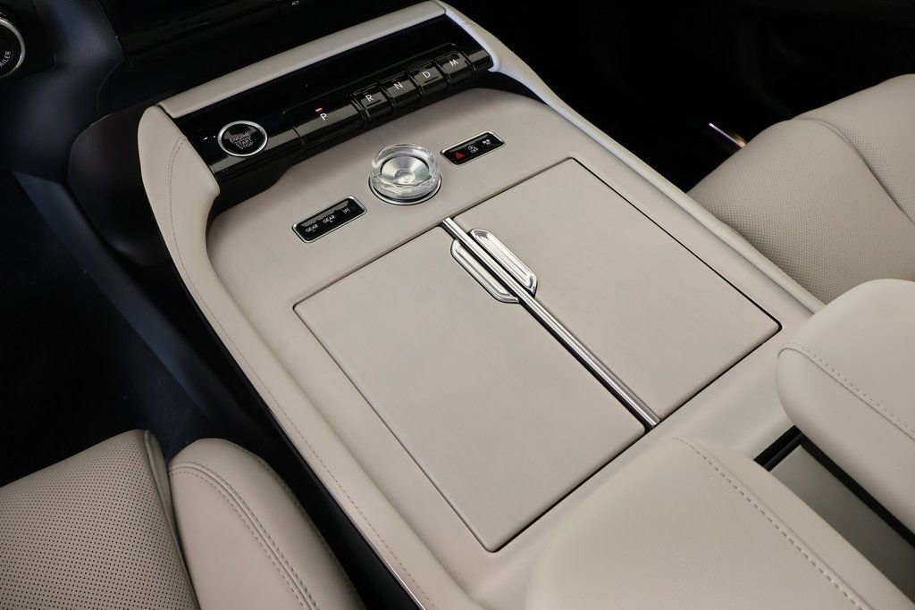 New 2025 Lincoln Navigator Reserve image 8