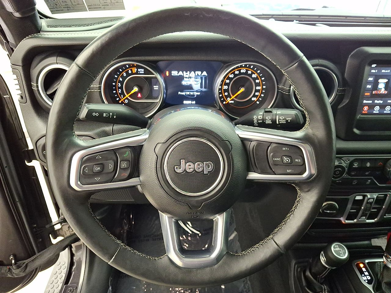 Used 2018 Jeep Wrangler Unlimited Sahara w/ Cold Weather Group AWD/4WD image 19