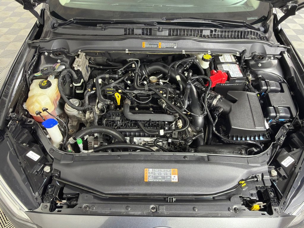 Used 2018 Ford Fusion SE image 25