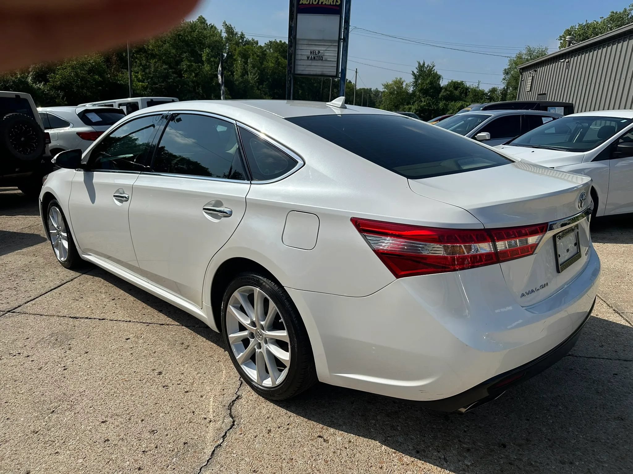 Used 2014 Toyota Avalon Limited FWD image 5