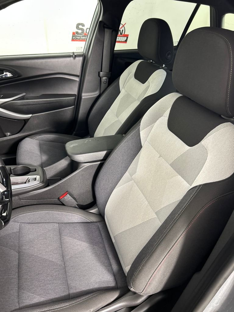 Certified 2024 Chevrolet Trax RS w/ Sunroof Package image 22