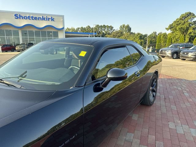 Used 2020 Dodge Challenger R/T w/ Blacktop Package RWD image 5