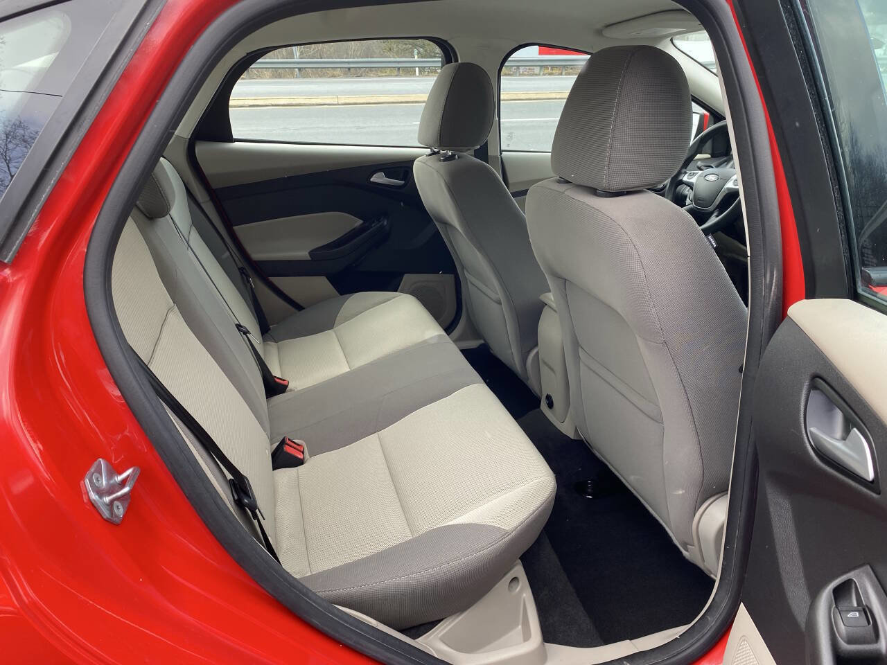 Used 2014 Ford Focus SE image 13