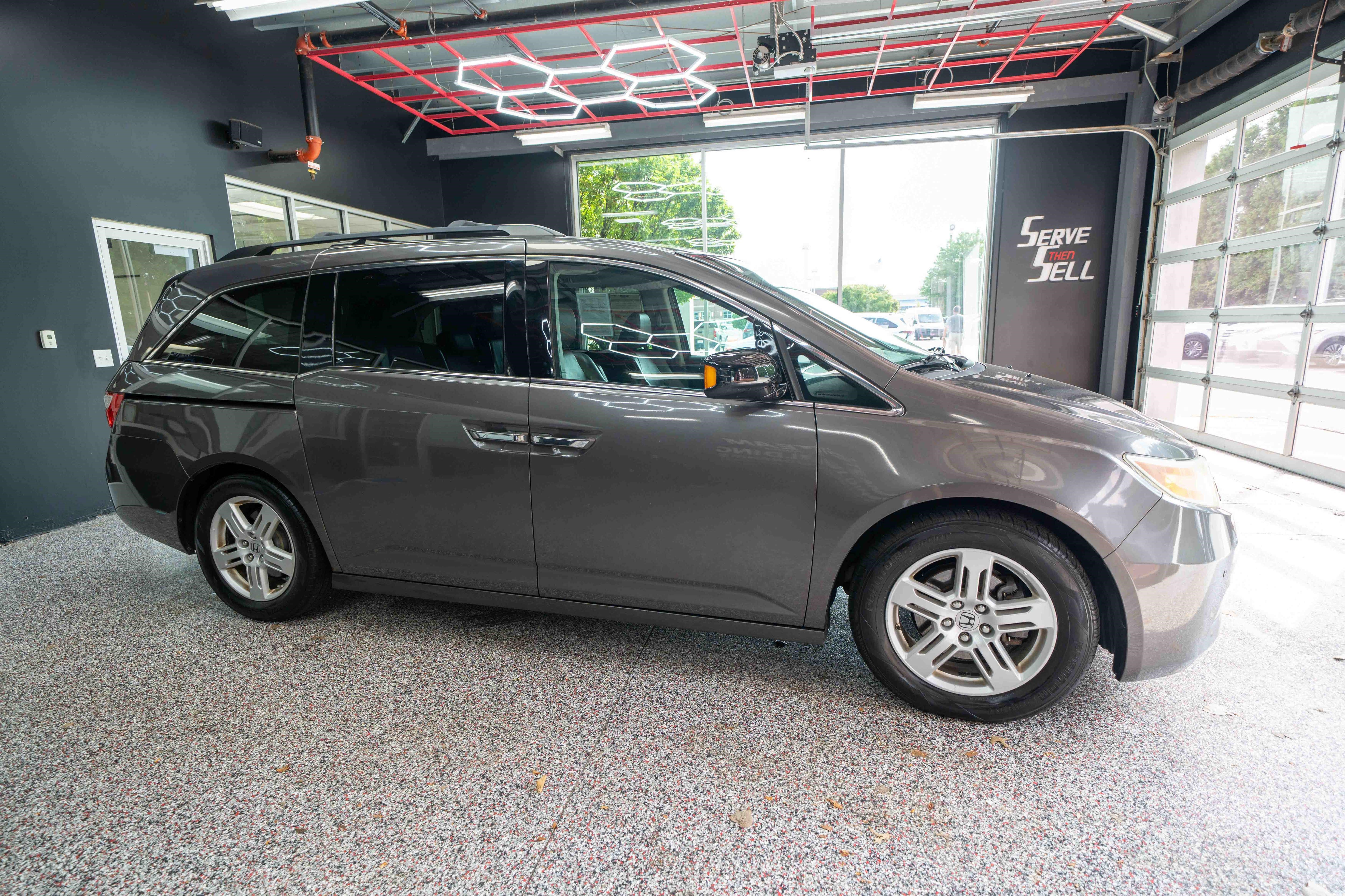 Used 2011 Honda Odyssey Touring image 5