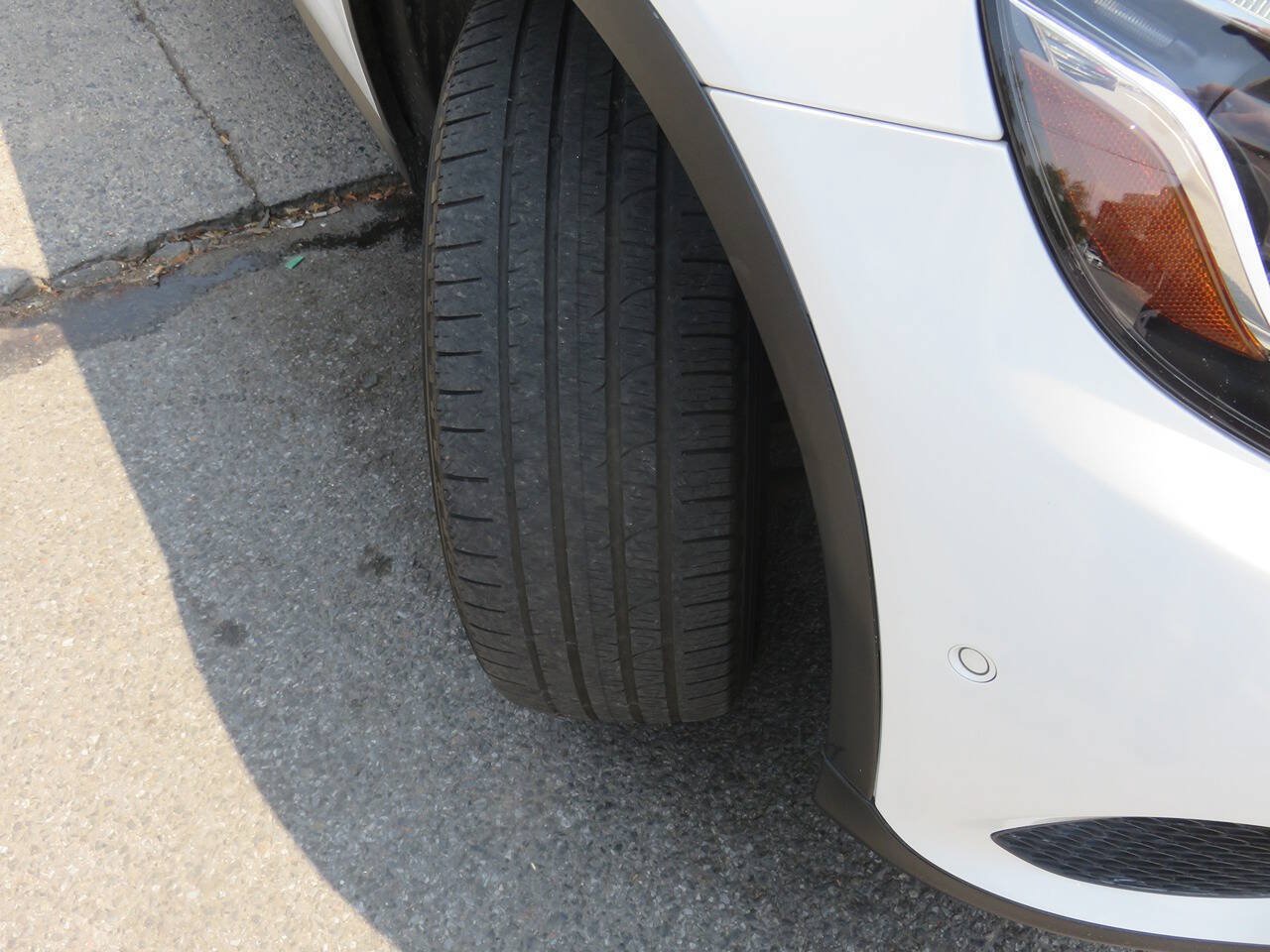 Used 2018 Mercedes-Benz GLC 300 4MATIC image 34