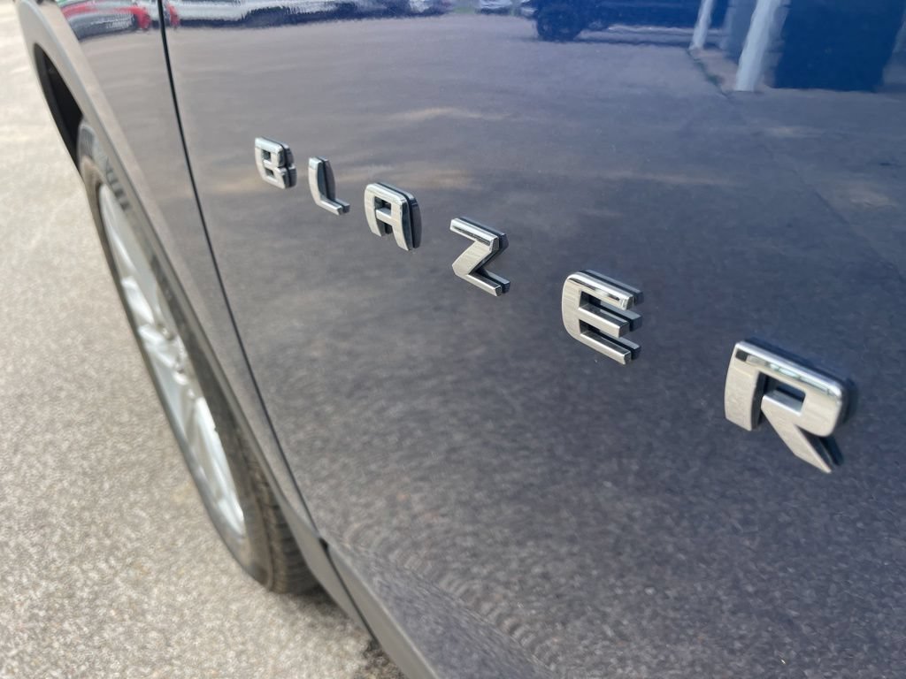 Used 2022 Chevrolet Blazer LT w/ Sound & Technology Package AWD/4WD image 13
