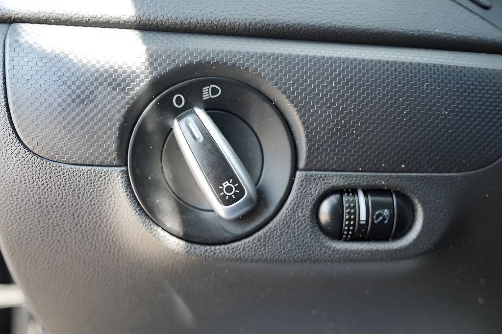 Used 2012 Volkswagen Jetta SE FWD image 25