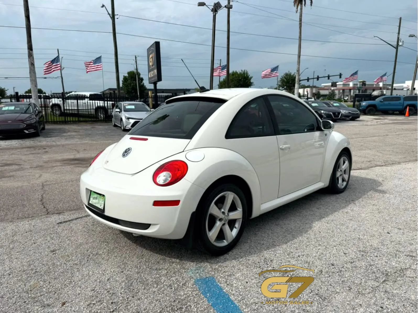 Used 2008 Volkswagen Beetle SE FWD image 7