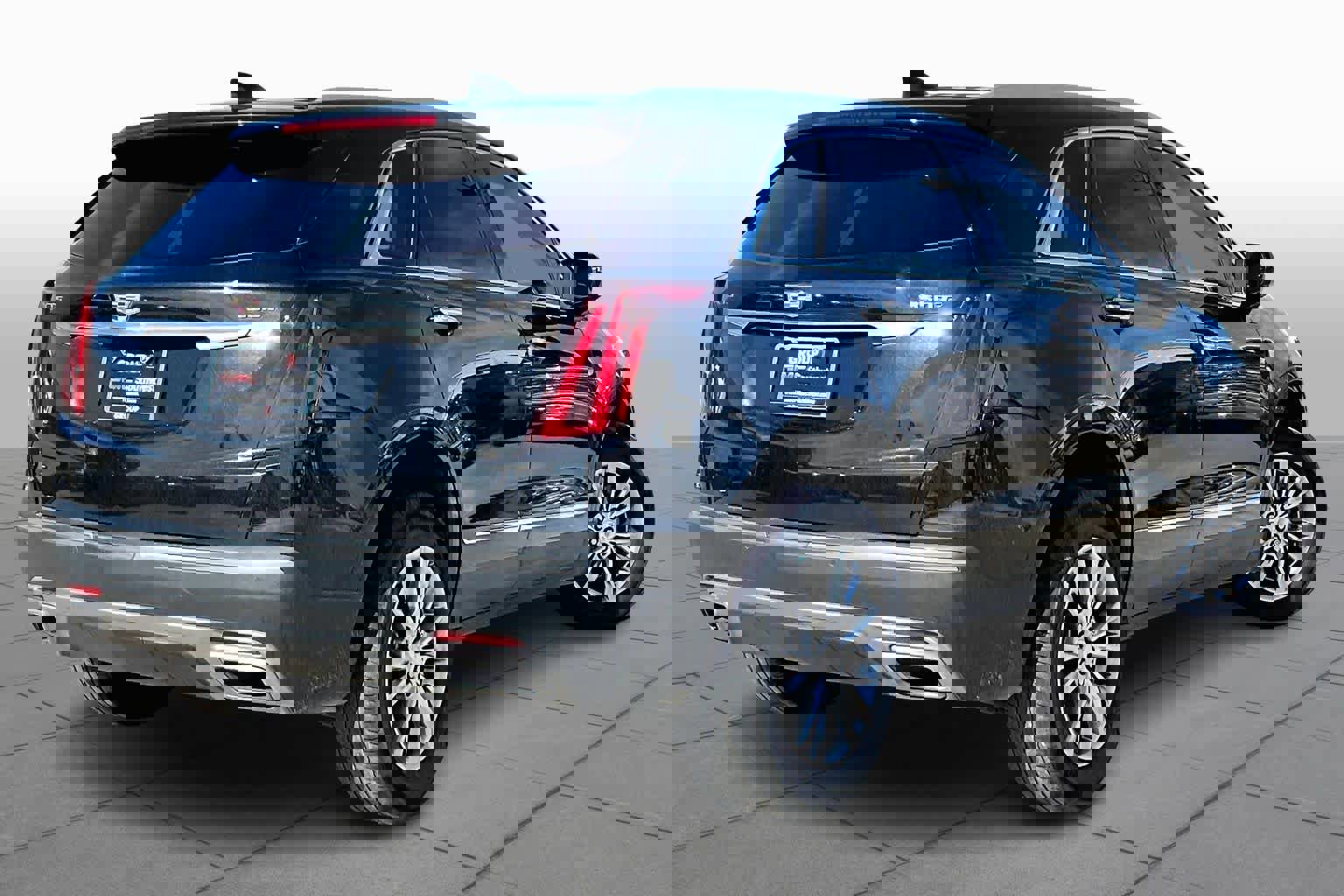 Used 2022 Cadillac XT5 Premium Luxury w/ LPO, Floor Liner Package image 12