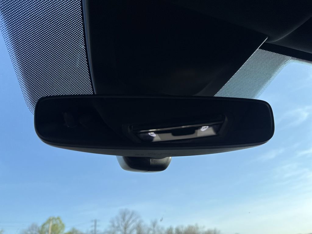 Used 2025 Volkswagen Atlas Cross Sport SE w/ Black Wheel Package image 33