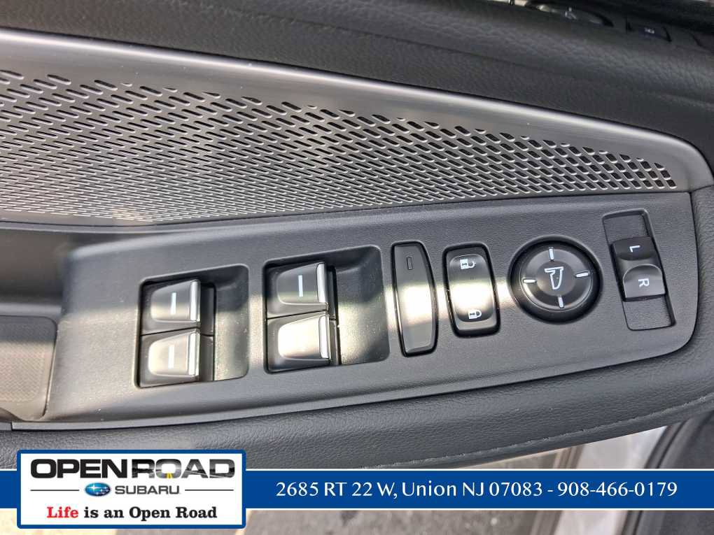 Used 2023 Acura MDX SH-AWD image 17