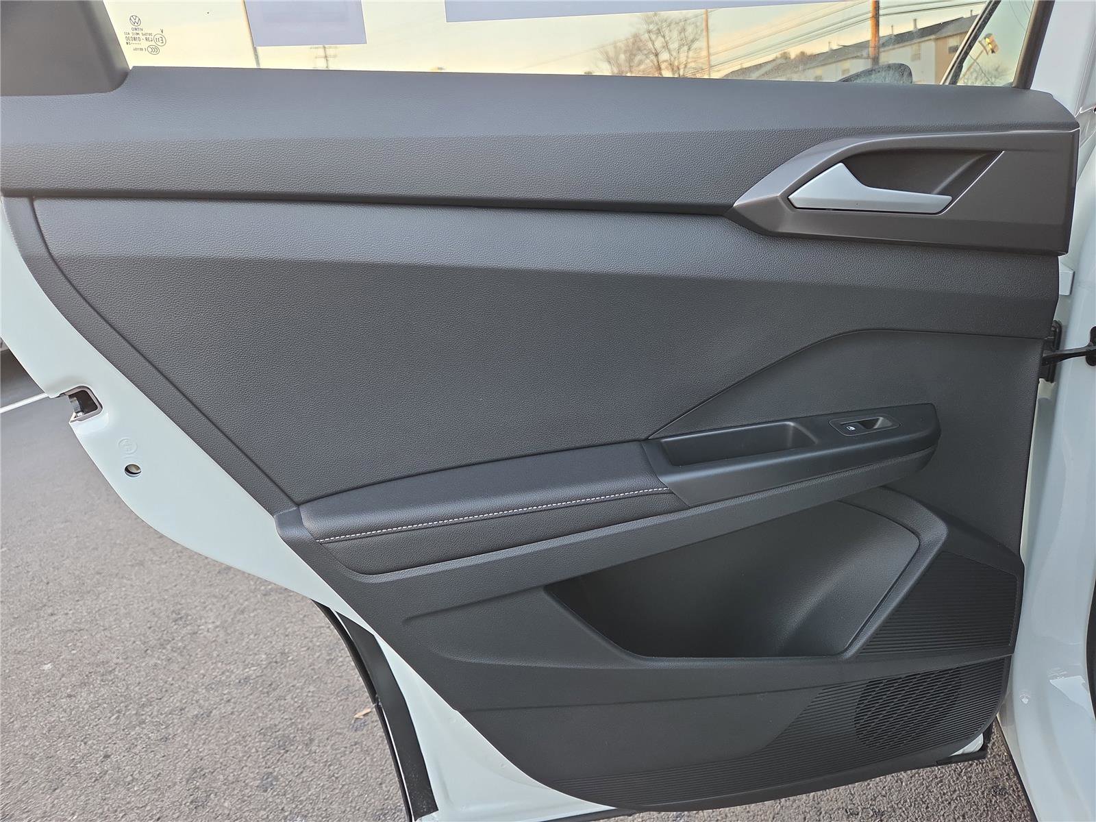 New 2026 Volkswagen Taos SE image 23