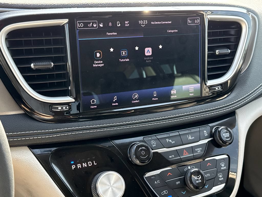 Used 2023 Chrysler Pacifica Touring-L FWD image 24