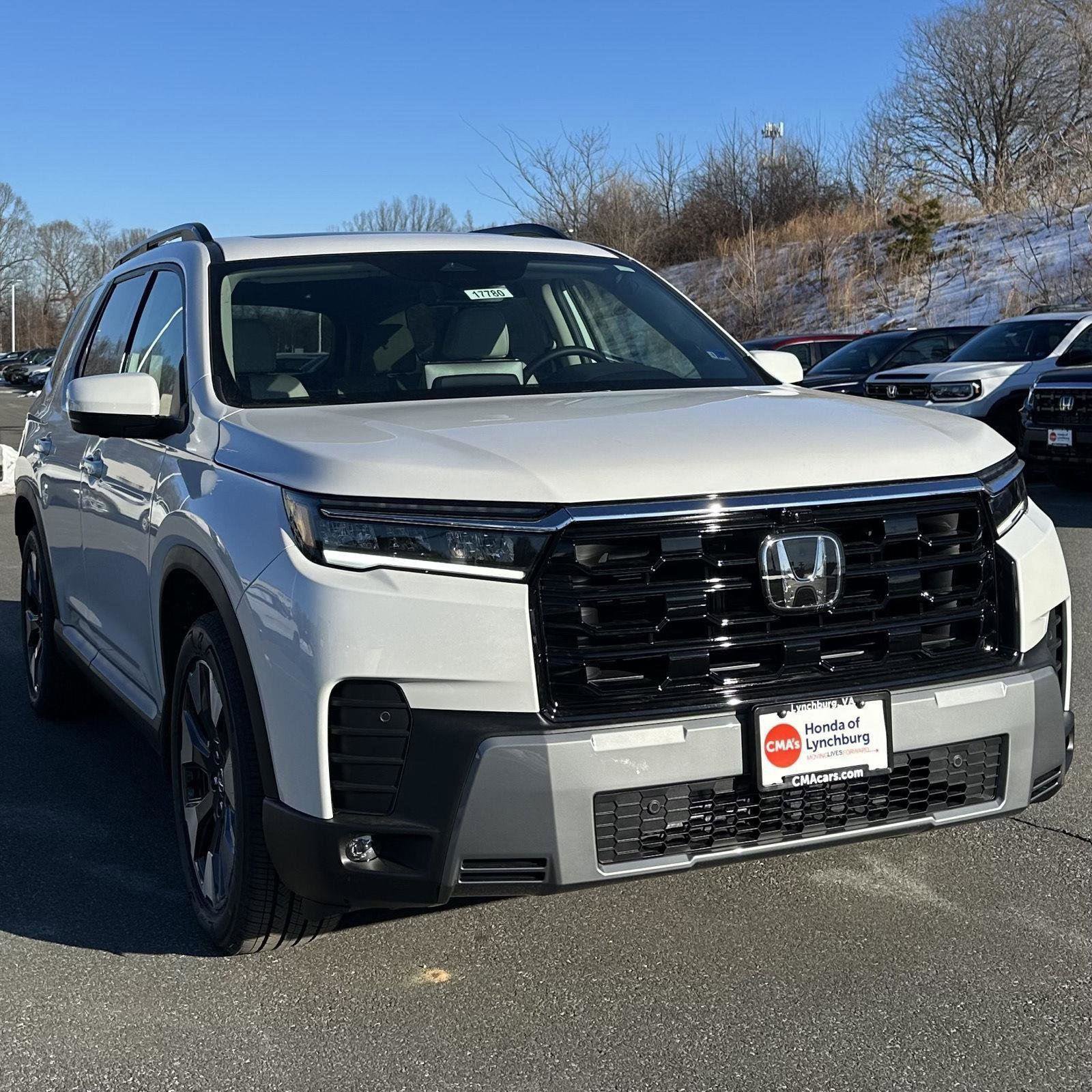 New 2026 Honda Pilot Touring image 7