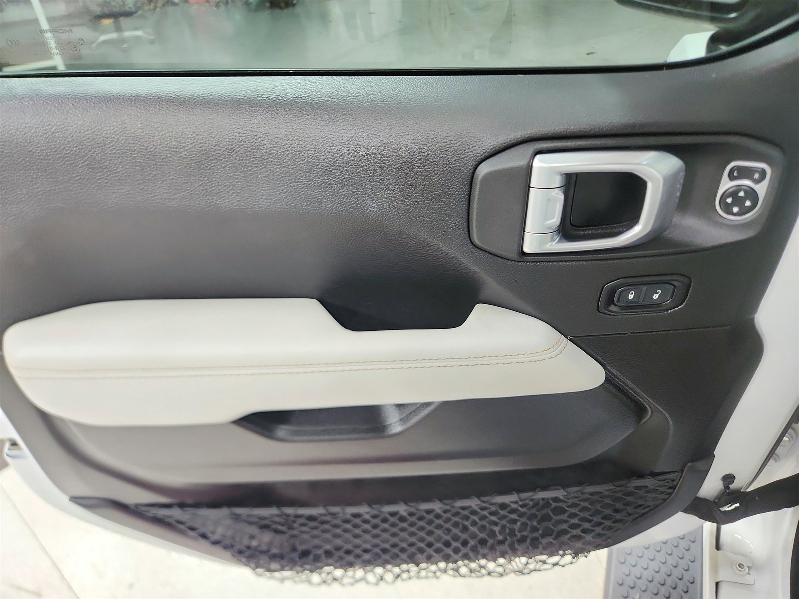 Used 2023 Jeep Wrangler Altitude image 36